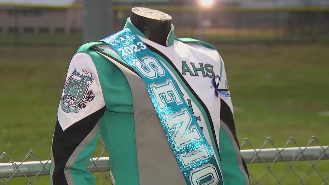 Atlantic High School remembers Rodrick Hutchinson Jr. at homecoming game